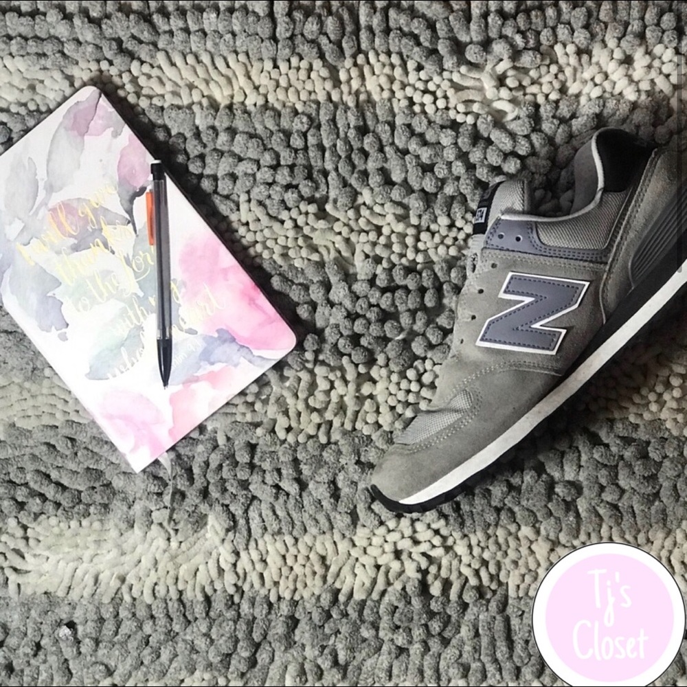 New balance Sneaks
